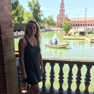 Meet your Posher, Olivia